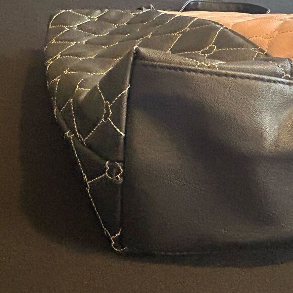 Betsey Johnson Elegant Black and Pink Quilted Tote Bag Excellent Condition - Picture 4 of 11